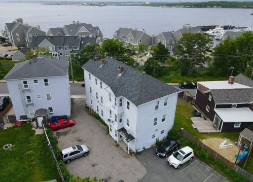 124 Bay St, Fall River MA  02721-1008 exterior