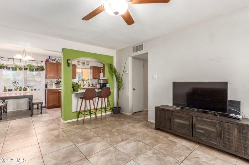 1917 Clarendon Ave, Phoenix AZ 85033-4023 exterior