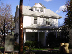 35 Bennington St, Newton, MA 02458-1901