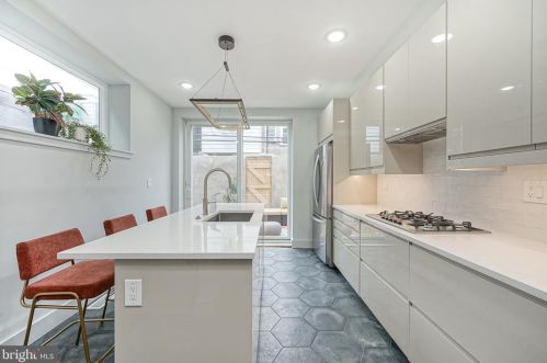 1614 16 St, Philadelphia PA 19121-3202 exterior