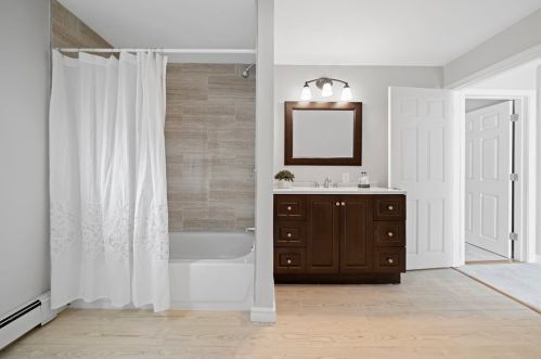 4 Mckinley Rd, Worcester MA  01605-2112 exterior