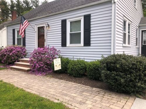 28 Highland Ave, West Bridgewater MA 02379-1118 exterior