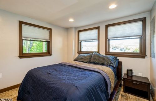 454 Skyline Lk Dr, Skyline Lakes NJ 07456-1917 exterior