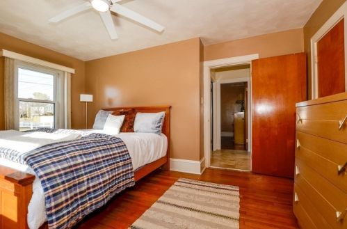 85 Caswell St, New Bedford MA 02745-2702 exterior