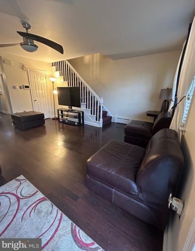 6723 Horrocks St, Philadelphia, PA 19149-2211