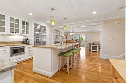 13 Elm St, Newton, MA 02465-1805