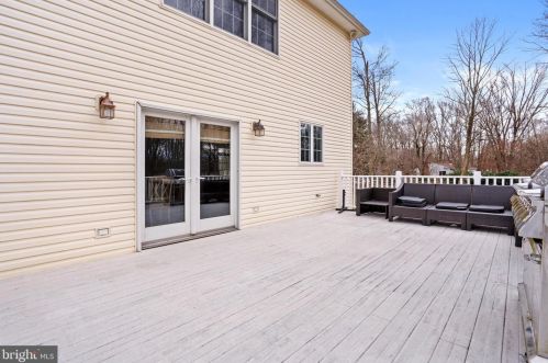 71 Mill Ln, Columbus NJ 08022-1940 exterior