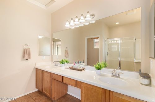 1948 77th Gln, Phoenix AZ 85035-5055 exterior