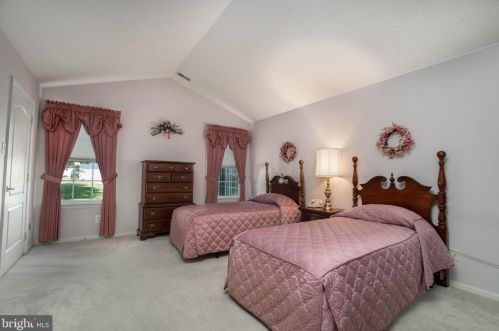 125 Sandpiper Ln, West Deptford NJ 08086-2196 exterior