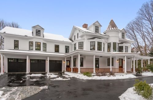 128 Chestnut St, Newton, MA 02465-2539