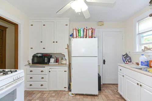 12 Lockeland Ave, Arlington MA 02476-6342 exterior