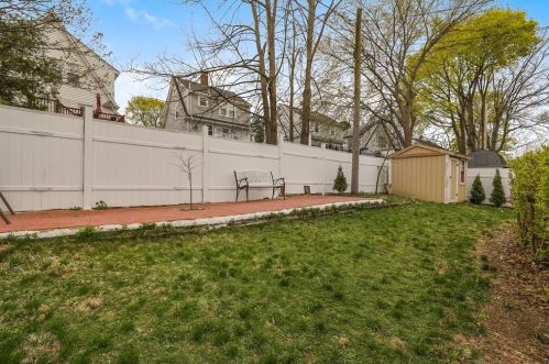 922 Furnace Brk Pkwy, Quincy MA 02169-2304 exterior