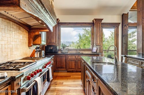 2366 Westview Trl, Park City UT 84098-6342 exterior