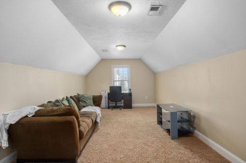 62 Chelsea Dr, Seekonk MA 02771-4923 exterior