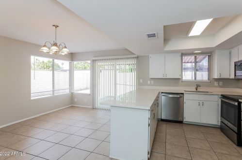 3132 Clinton St, Phoenix AZ  85029-4234 exterior