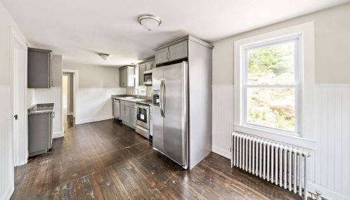 210 Hart St, Taunton MA  02780-6945 exterior