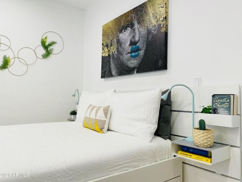 1631 Catalina Dr, Phoenix AZ 85018-7212 exterior