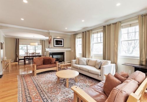 45 Pine St, Newton, MA 02466-1115