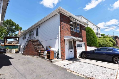 62 Emmet St, Belleville, NJ 07109-2315