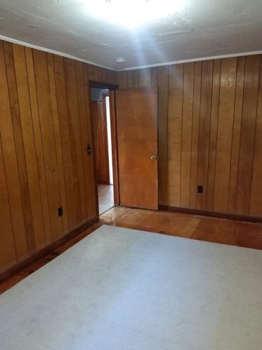 66 Richland St, Worcester, MA 01610-1912