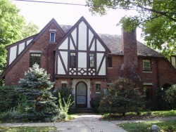 30 Ellis Rd, Newton, MA 02465-2917