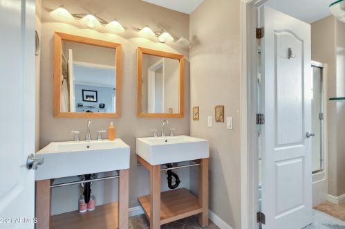 26041 41st Ave, Phoenix AZ 85009-2035 exterior