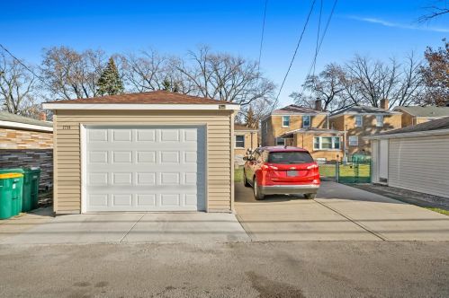 2738 Oak Park Ave, Forest View IL 60402-2535 exterior