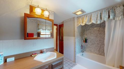 471 Main St, East Bridgewater MA 02324-1476 exterior