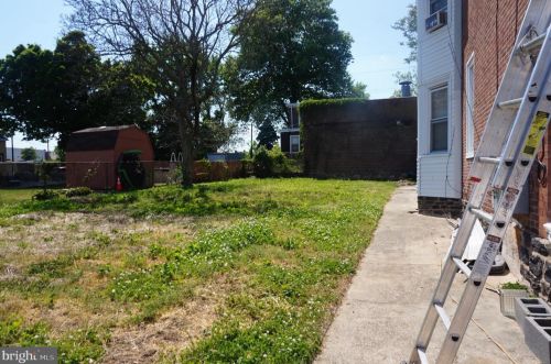 5042 6 St, Philadelphia PA 19120-3102 exterior