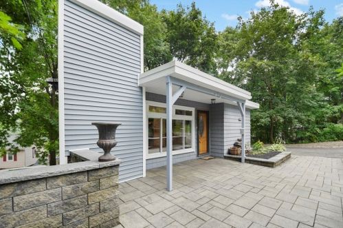 415 Mower St, Worcester MA 01602-1011 exterior