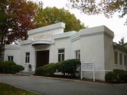 1672 Washington St, Newton, MA 02465-2235