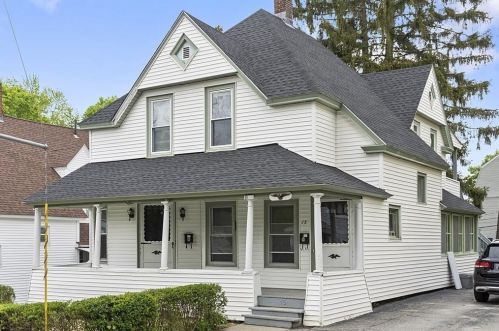 15 Isabella St, Worcester, MA 01603-2122