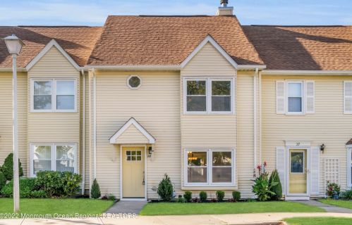 39 Colonial Ct, Jackson Twp NJ 08527-2264 exterior