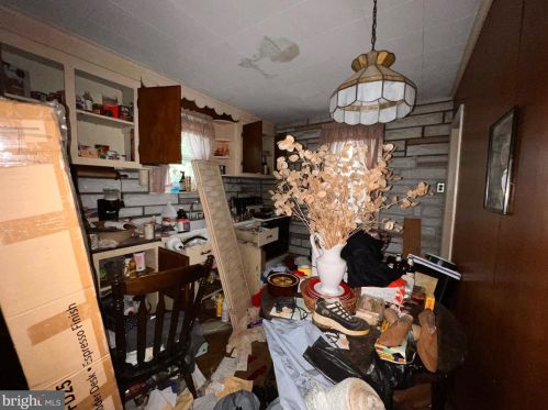 1287 Clements Bridge Rd, West Deptford NJ 08096-3085 exterior