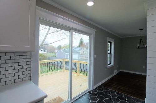 967 Wilbur Ave, Fall River MA  02725-2033 exterior