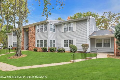 73 Honeysuckle Ln, Tinton Falls, NJ 07701-6740