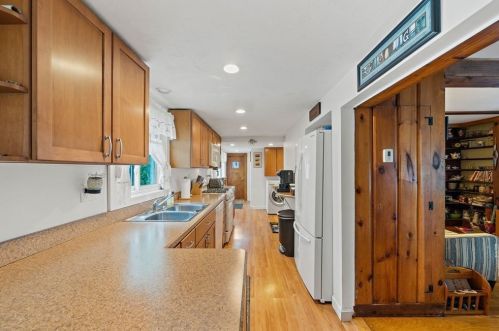 19 St, Weymouth MA 02191-1605 exterior