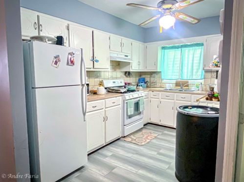 59 Ruth St, New Bedford MA 02744-2419 exterior