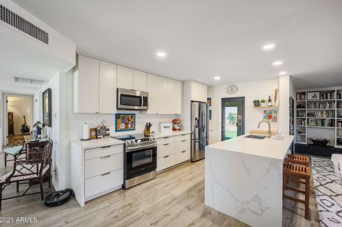 8133 16 Dr, Phoenix AZ 85015-1426 exterior