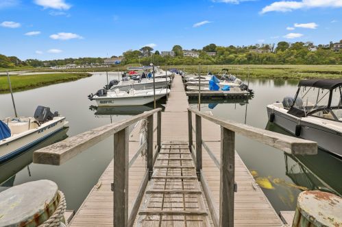 45 Mdw Vw Rd, Chatham MA 02633-2618 exterior