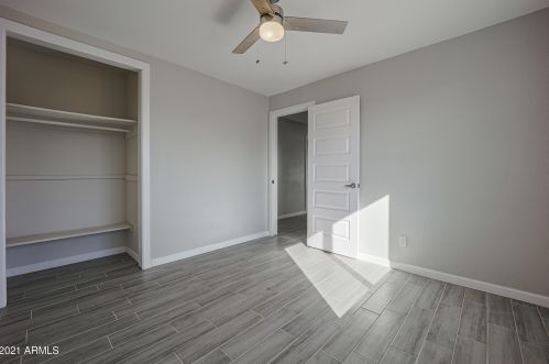 501 El Camino Dr, Phoenix AZ 85051-4627 exterior