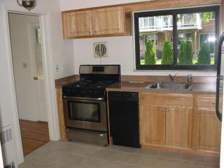 256 Beverly Hills Rd, West Fort Lee NJ  07024-5601 exterior