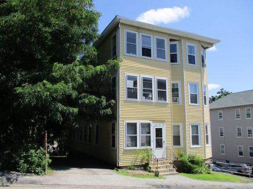 42 Adams St, Worcester, MA 01604-1673