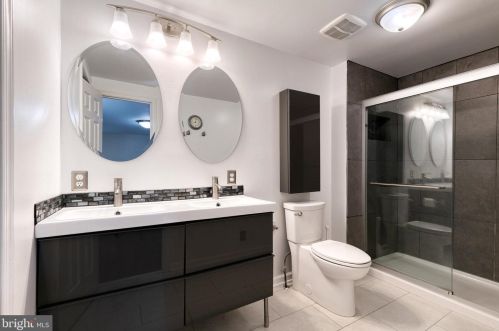 6645 Windsor Ct, Columbia MD 21044-4147 exterior