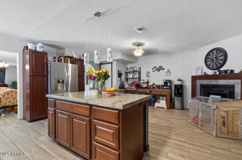 1025 Danbury Rd, Phoenix, AZ 85023-2635