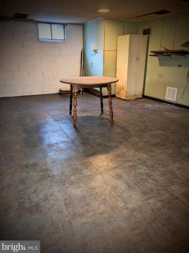 447 Hemlock Ter, West Deptford NJ  08096-2813 exterior