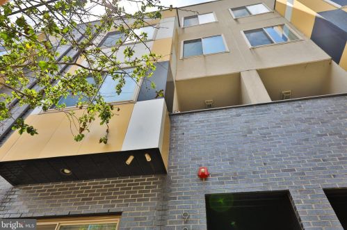 904 16th St, Philadelphia, PA 19130-1679