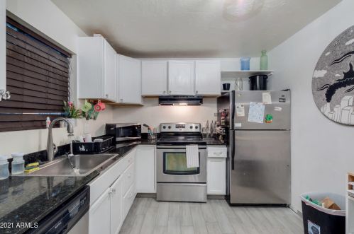 6739 16th St, Phoenix AZ  85016-1055 exterior