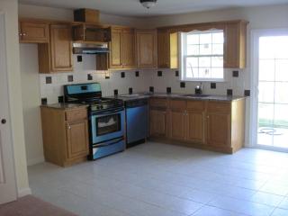 5 Edwin St, Carteret NJ  07008-3356 exterior