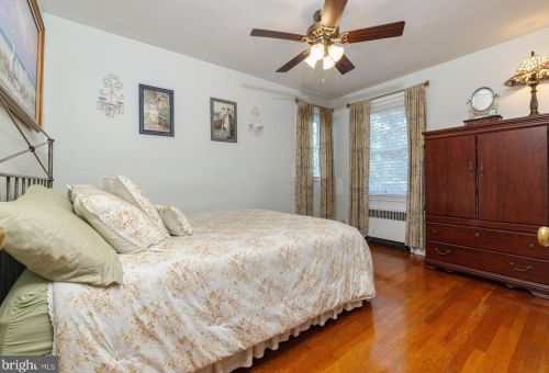 605 Delaware St, West Deptford NJ  08096-1576 exterior